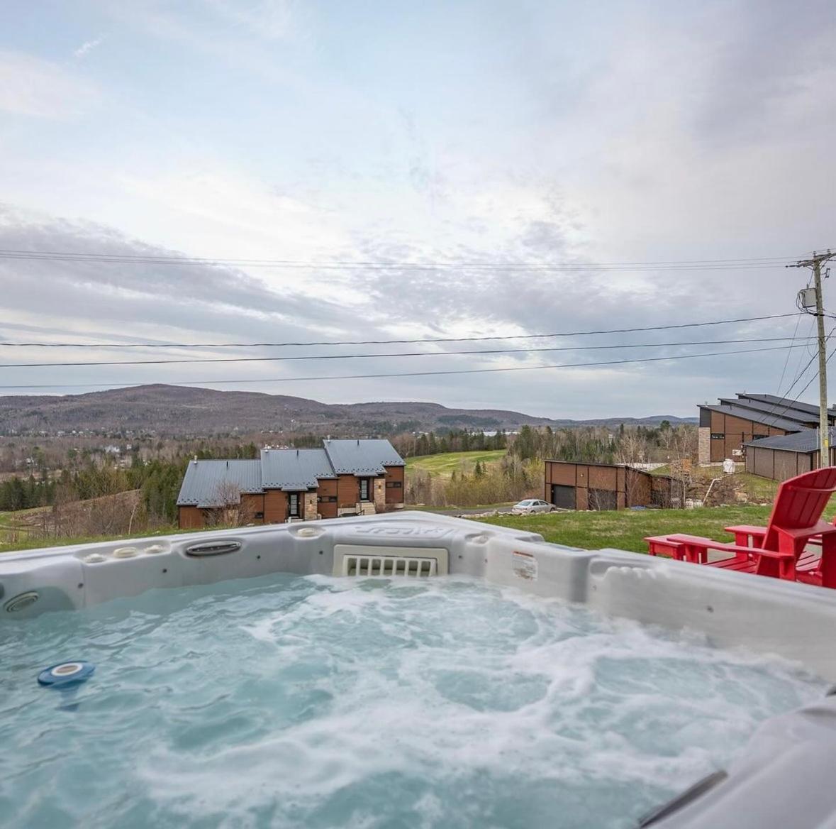 Le Sommet Du Golf Avec Spa Saint Jean De Matha Exterior photo