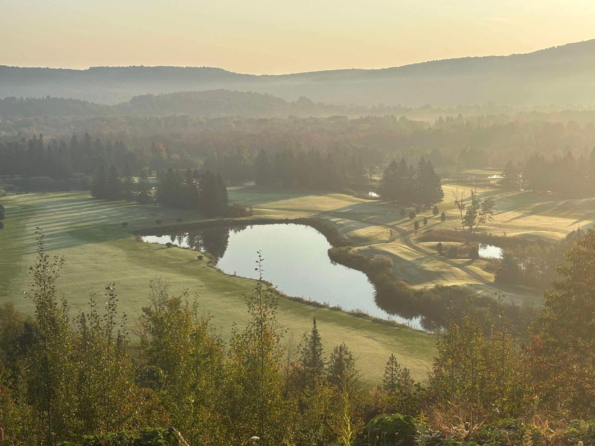Le Sommet Du Golf Avec Spa Saint Jean De Matha Exterior photo