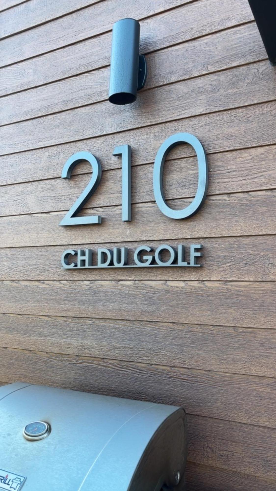 Le Sommet Du Golf Avec Spa Saint Jean De Matha Exterior photo
