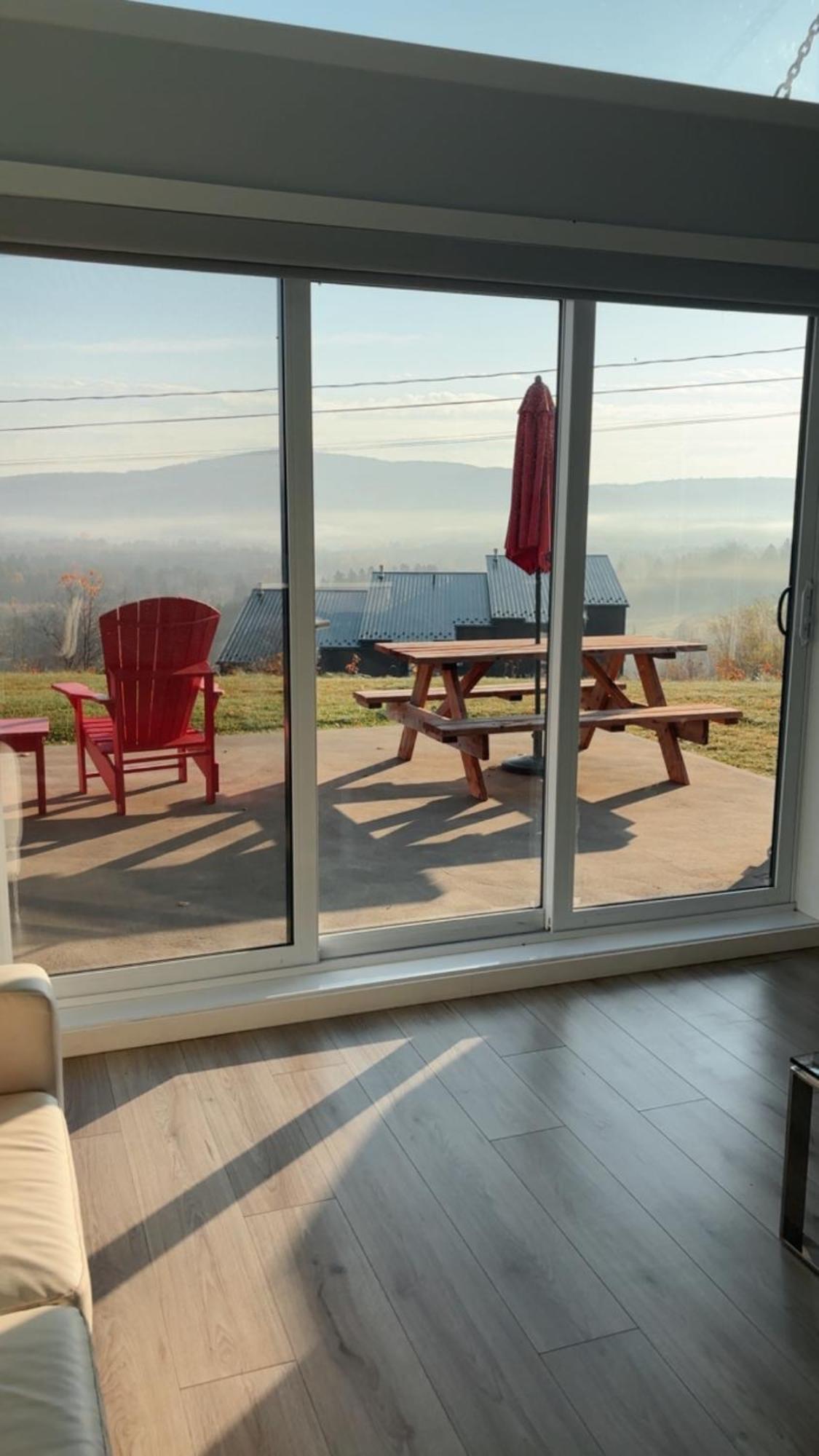 Le Sommet Du Golf Avec Spa Saint Jean De Matha Exterior photo